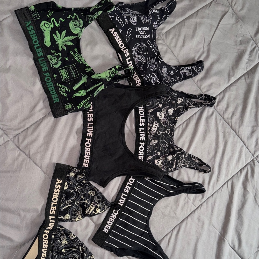 Assholes Live Forever Women's Graphic Bras - Black and Green
